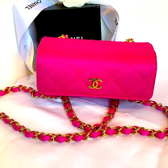 CHANEL 💕 Hot Pink Fuchsia Magenta Barbicore Barrel Vegan Quilted Silk Gold HW - Picture 15 of 16